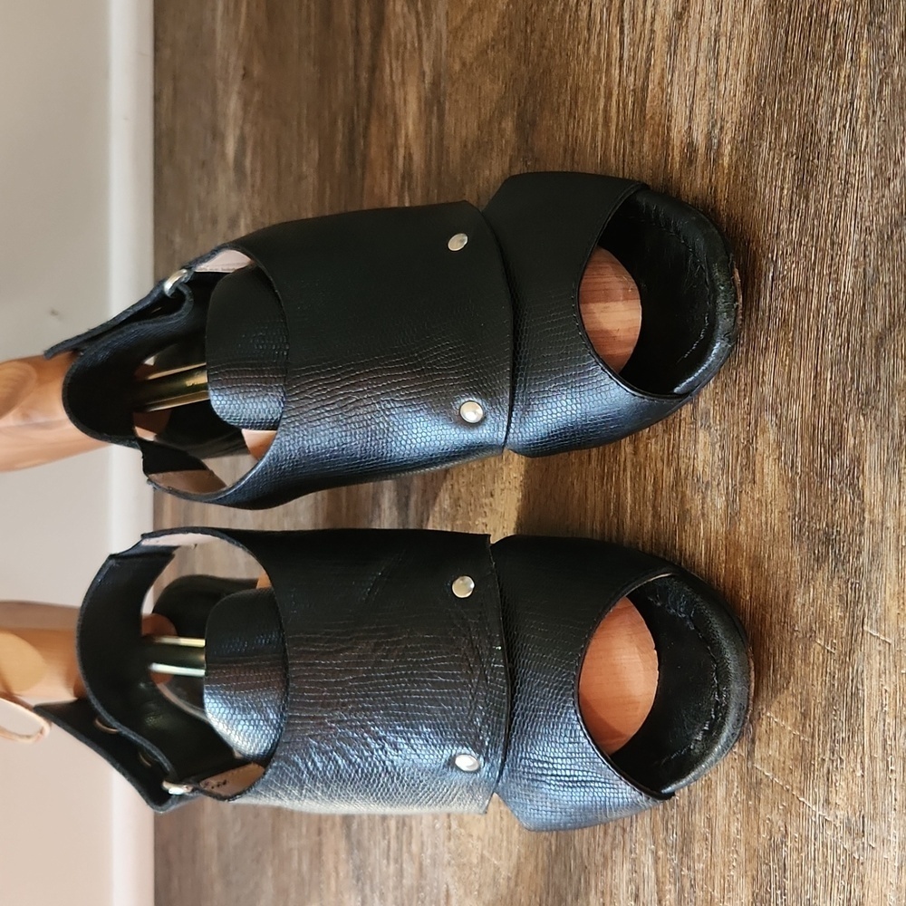 Anyi Lu Black Leather Embossed Athena Sandals EU Size 38 - Picture 2 of 8
